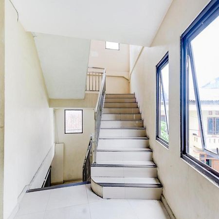 OYO 90694 Srikandi Inn Babarsari Kalasan Bagian luar foto