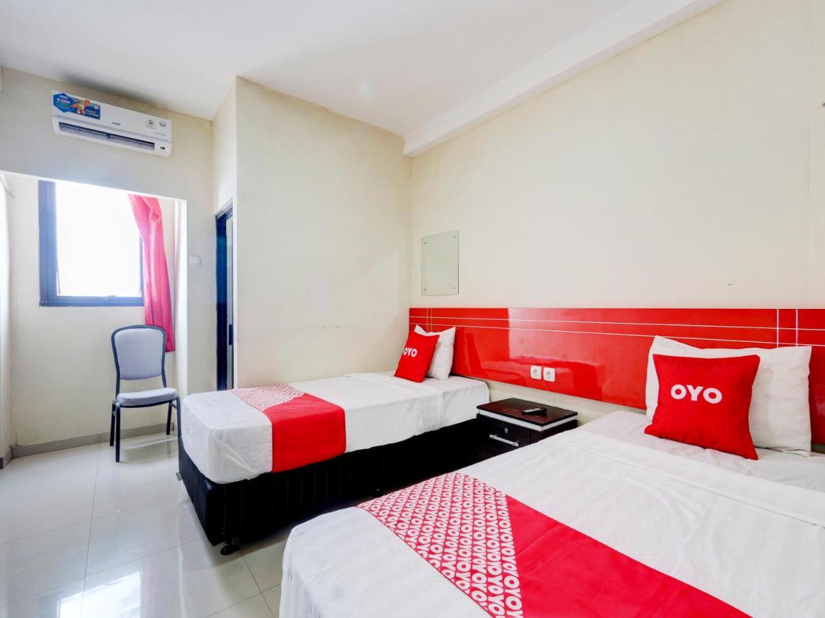 OYO 90694 Srikandi Inn Babarsari Kalasan Bagian luar foto