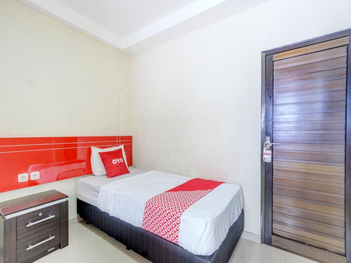 OYO 90694 Srikandi Inn Babarsari Kalasan Bagian luar foto