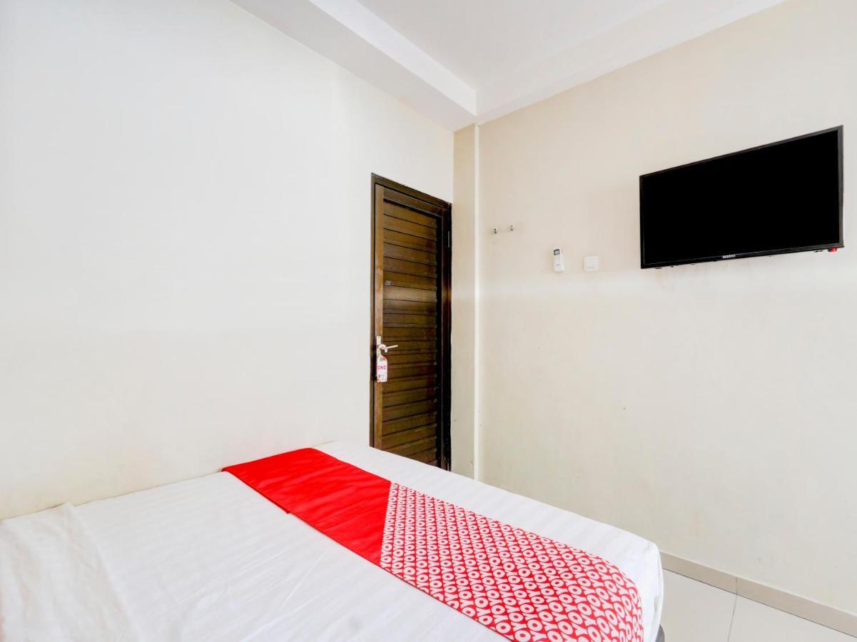 OYO 90694 Srikandi Inn Babarsari Kalasan Bagian luar foto